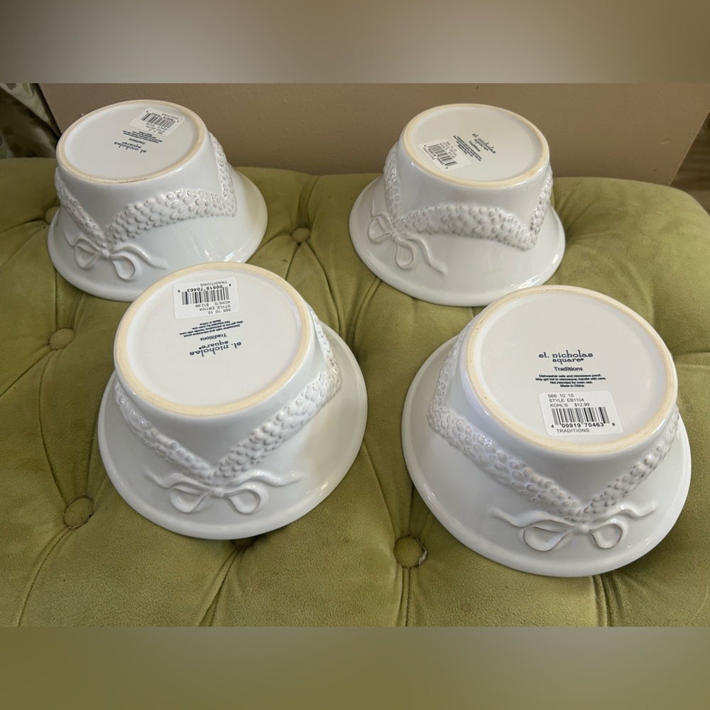 Set of 4 St. Nicolas Square Traditions Antique White Embossed Garland Bow Bowls